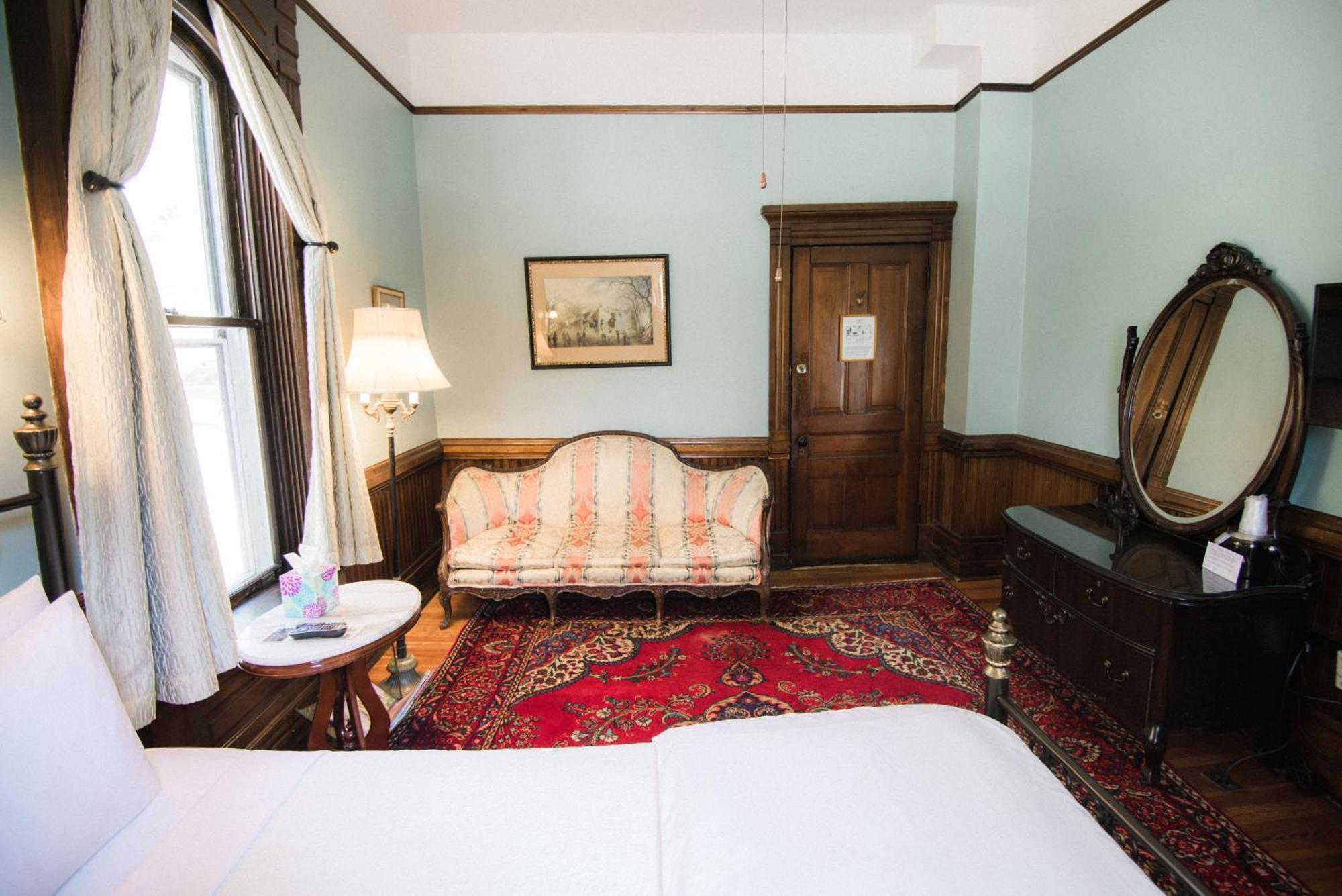 Reese Study Bedroom