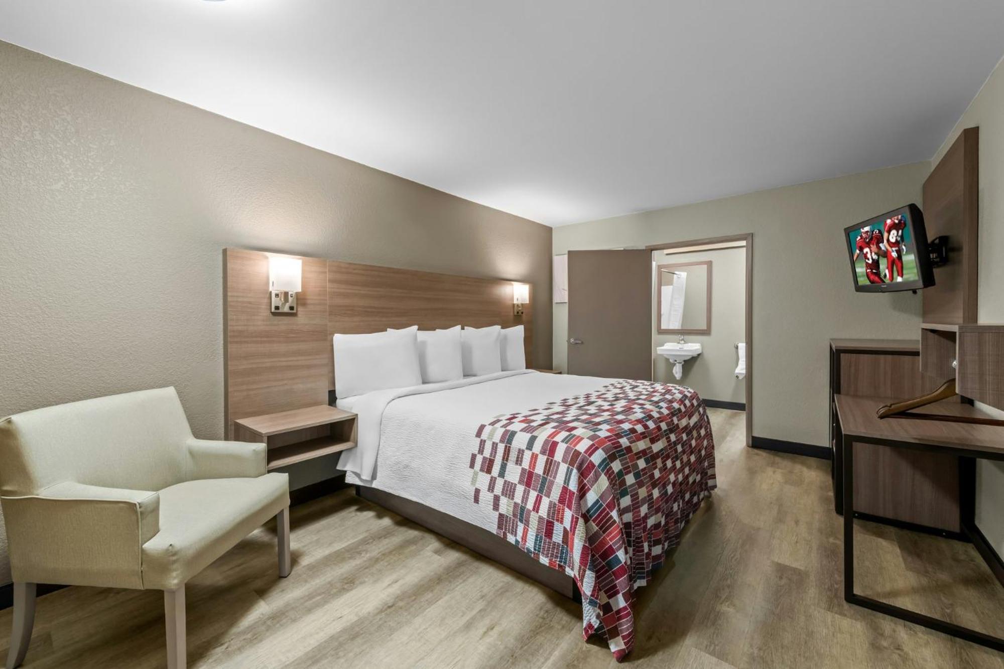Superior King Room Disability Access Smoke
