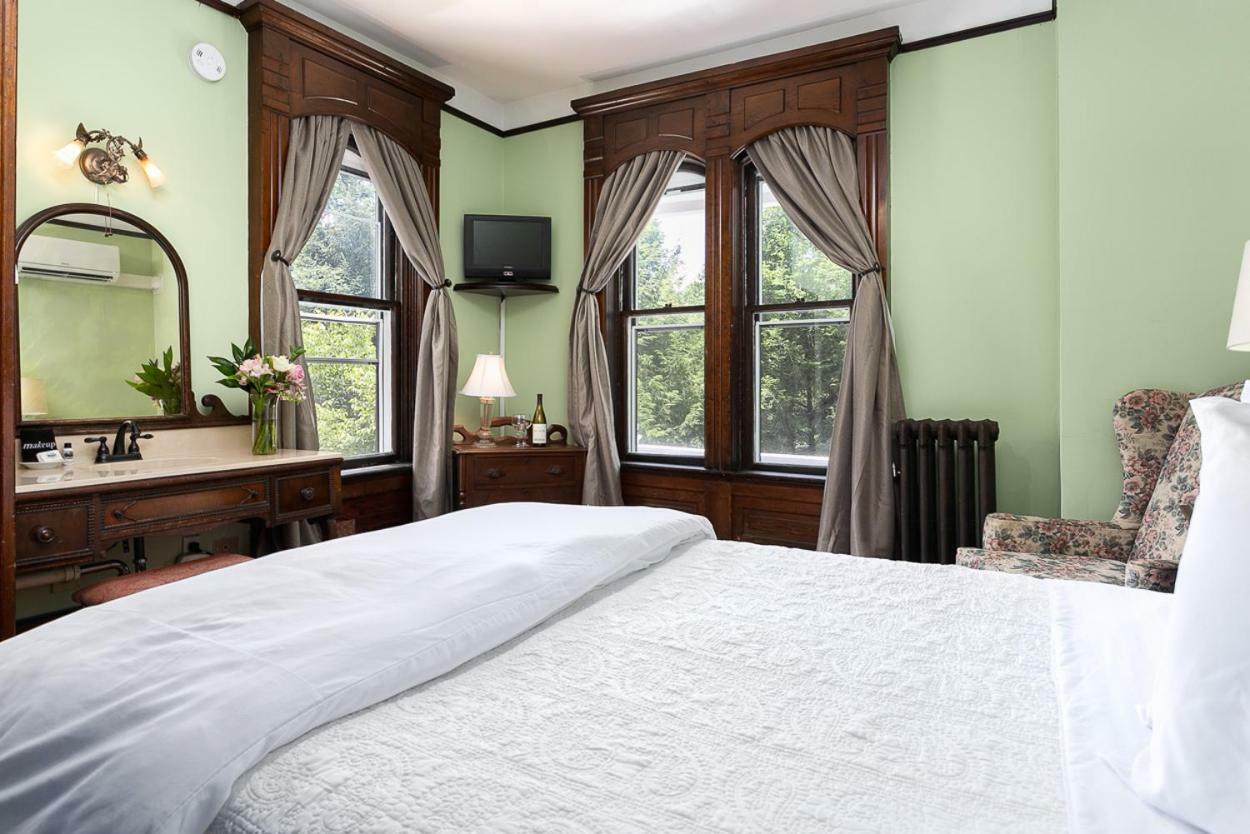 Romeo & Juliet Room,845689439:JPEG