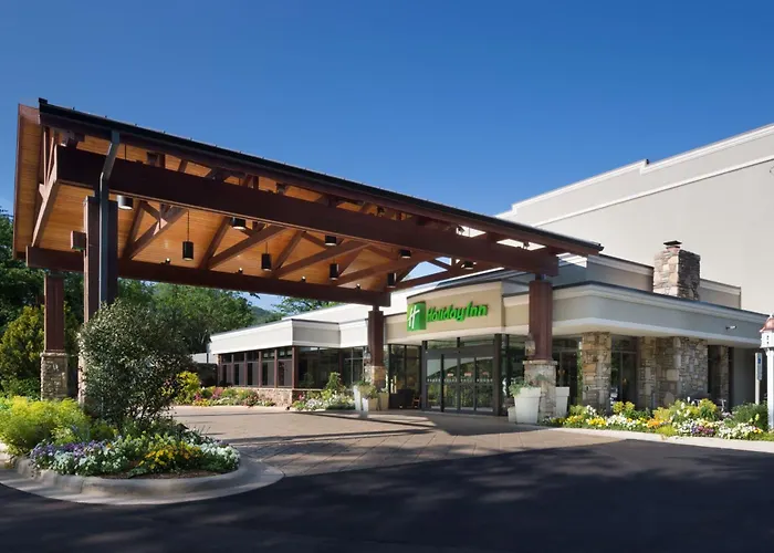 Hotel with Tennis: Holiday Inn Asheville East-Blue Ridge Pkwy By Ihg
