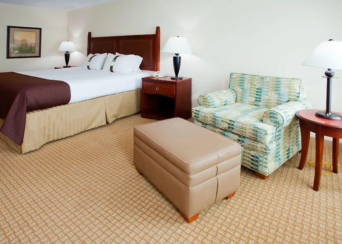 Cheap hotel: Holiday Inn Express & Suites Asheville Downtown By Ihg