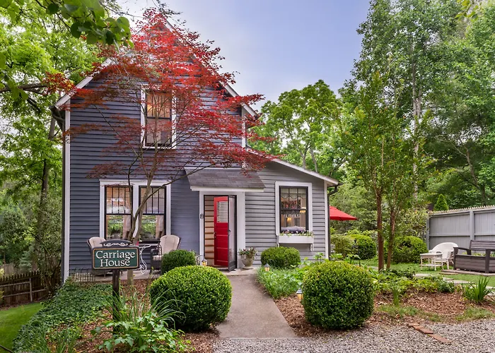 1899 Wright Inn And Carriage House